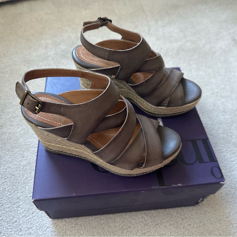 Clarks “Amelia Drift” Dark Grey Wedge Sandals with Adjustable Straps